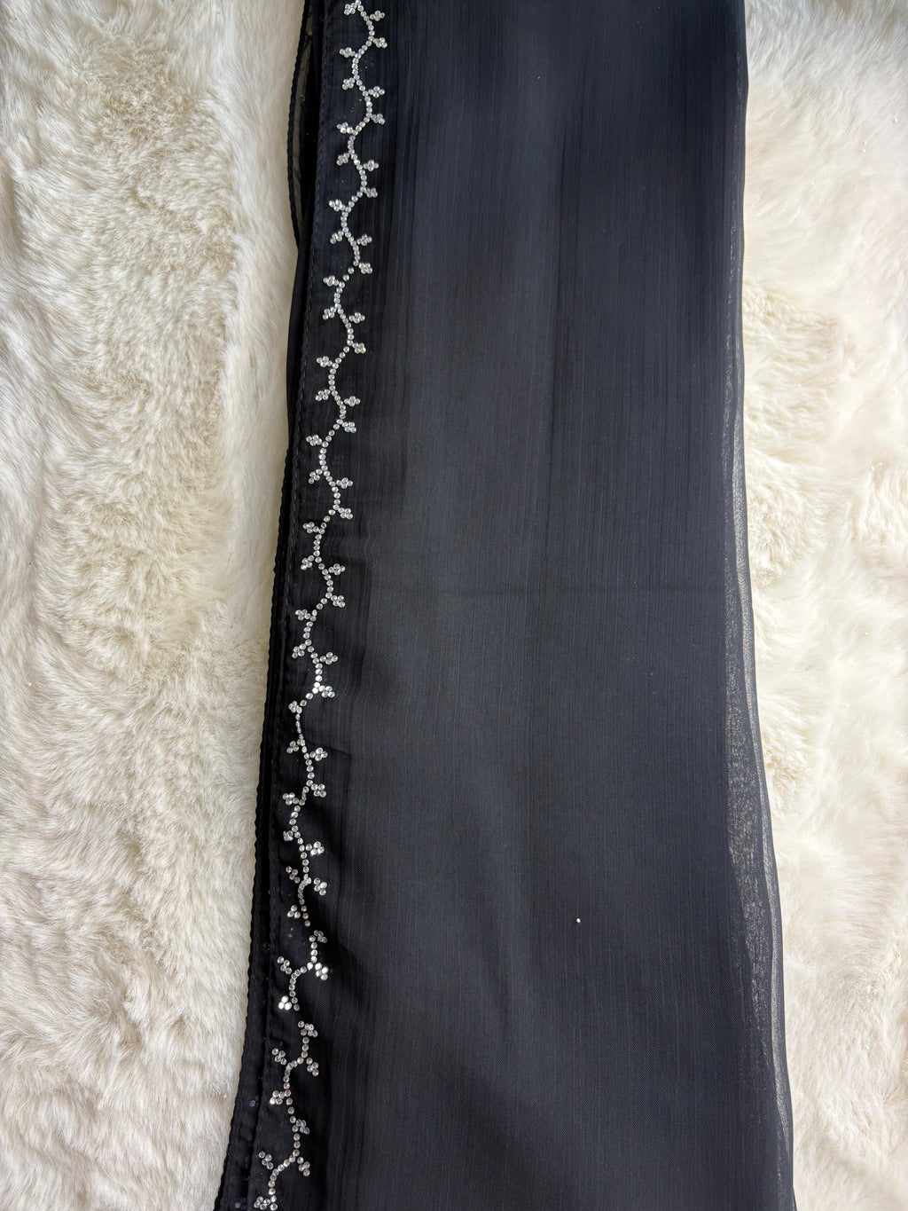 Shaykha Black Crystal Wave Hijab