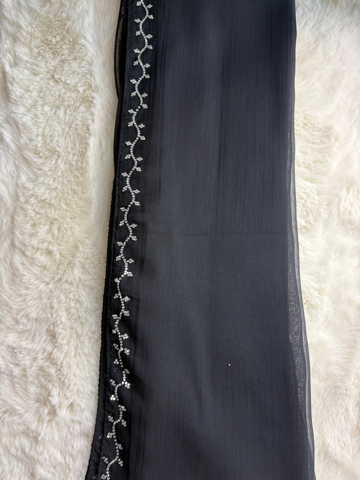 Shaykha Black Crystal Wave Hijab