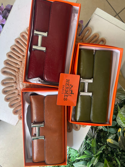 Large Structured Wallet