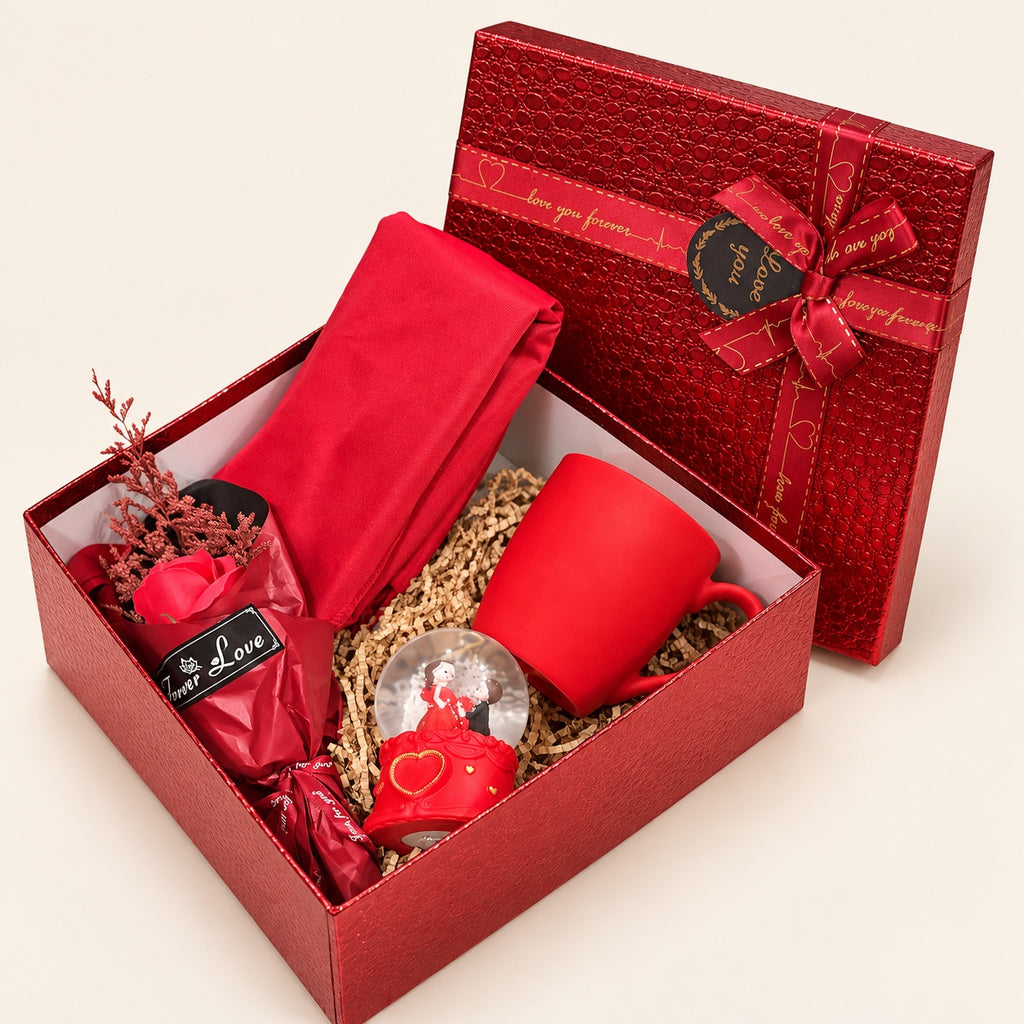 Love & Cozy Premium Box second view